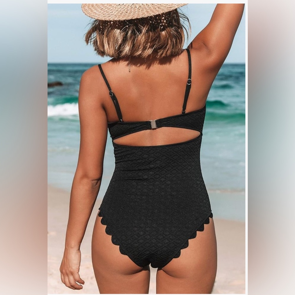 Cupshe Black Scalloped One-Piece Swimsuit size small - Picture 2 of 11